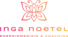 Logo Inga Noetel - Energiemedizin und Coaching, Schmetterling und Lotusblume vereint als Symbol der kraftvollen Transformation