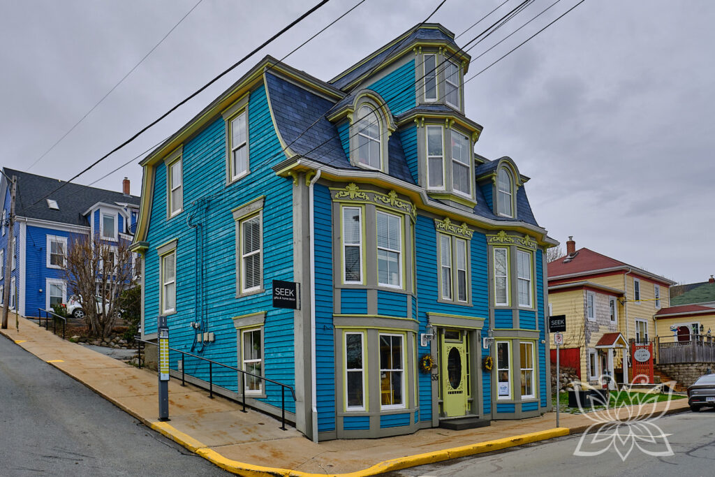 Buntes Haus in türkis und gelb in Lunenburg