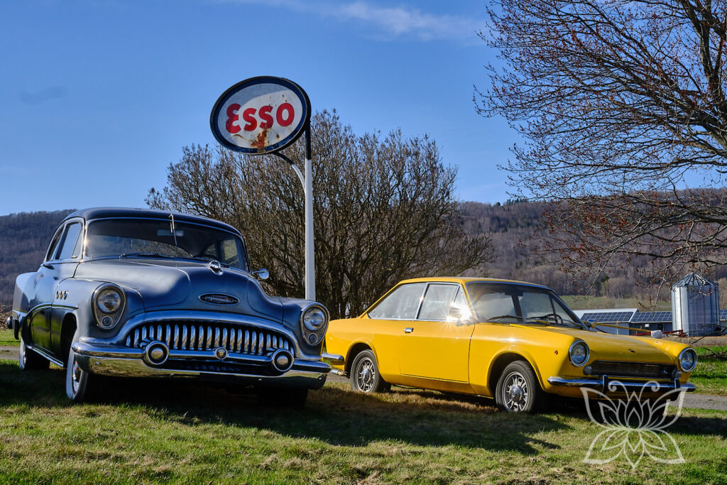 Oldtimer an der Tankstelle