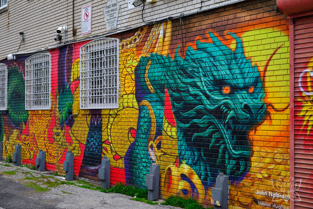 Bunte Murals in Torontos Altstadt