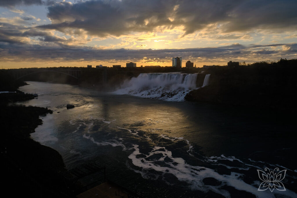Niagara-Fälle zum Sonnenaufgang