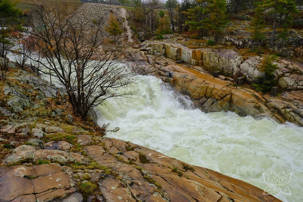 Reissender Wasserfall