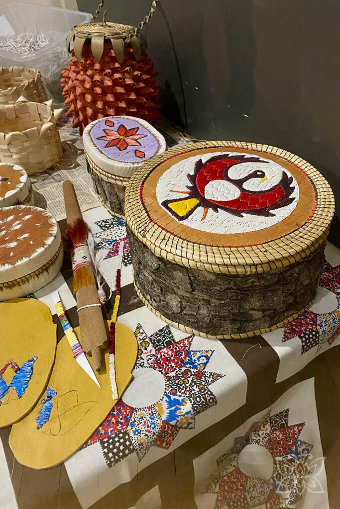 Quilts mit indigenen Motiven auf Manitoulin Island