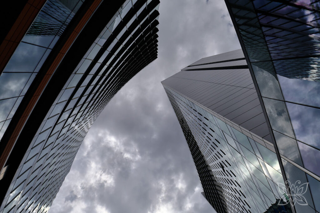 Skyline von unten in Winnipeg
