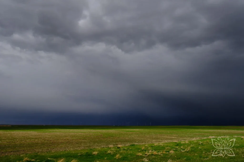 Dramatische Regenwolken im Westen Kanadas