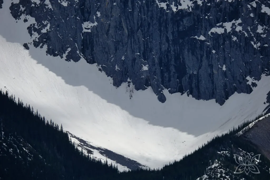 Detail der schneebedeckten Berge