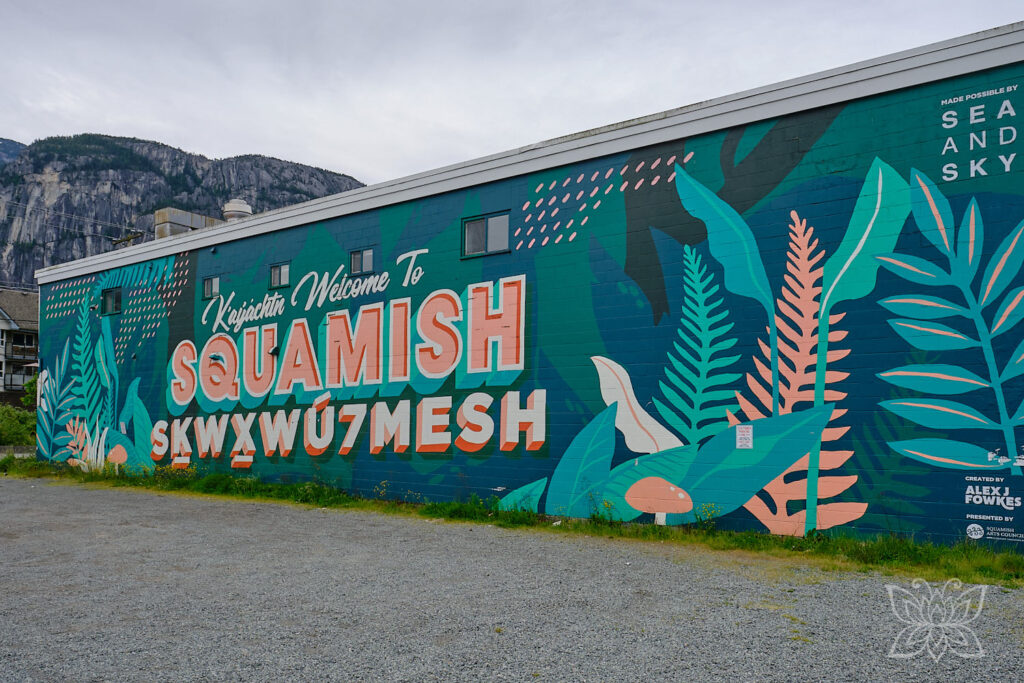 Willkommens-Mauerbemalung in Squamish