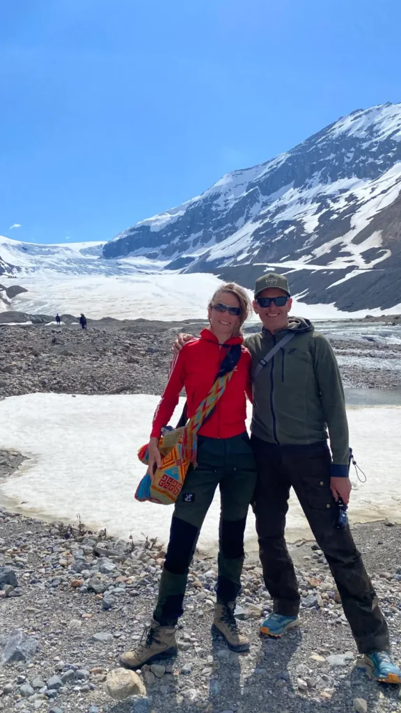 Jörg und Inga vor dem Columbia Icefield, Jasper Nationalpark
