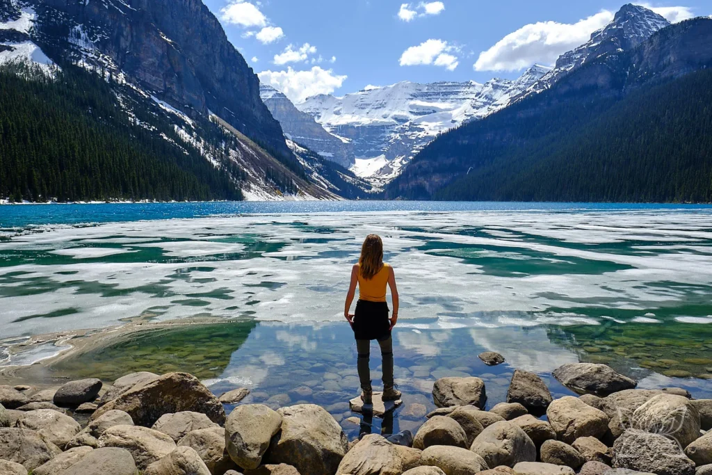 Inga Noetel vor Lake Louise im Banff Nationalpark