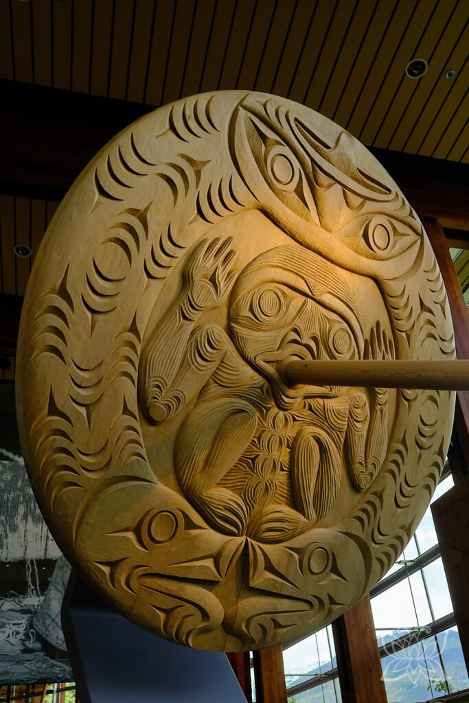 Ausstellungsstücke im Squamish_Lil`wat Cultural Centre