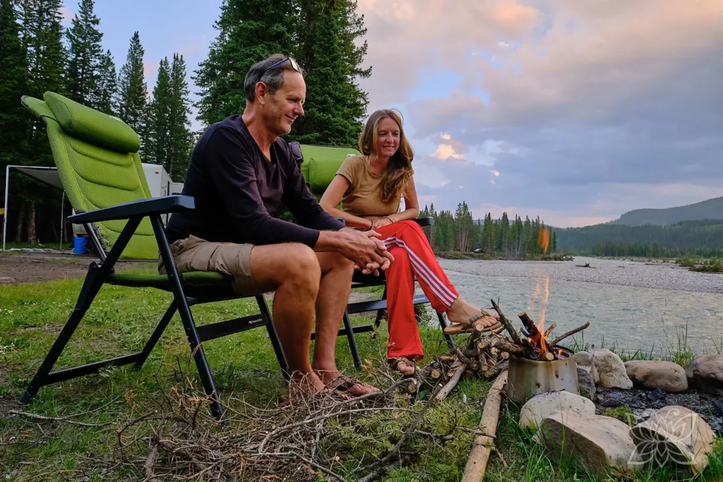 Jörg und Inga beim Lagerfeuer