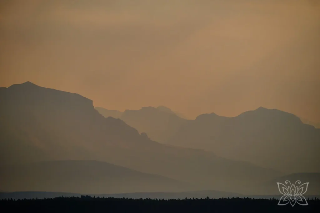 Rocky Mountains im Waldbranddunst