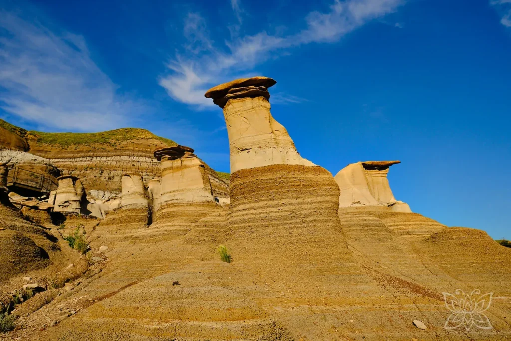 Wüstige Sandsteinfelsnadeln bei Drumheller